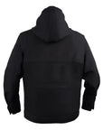 Vista de la espalda de la chamarra antibalas Sentinel Jacket en color negro, mostrando el corte ergonómico y el ajuste de protección balística oculta de Miguel Caballero.